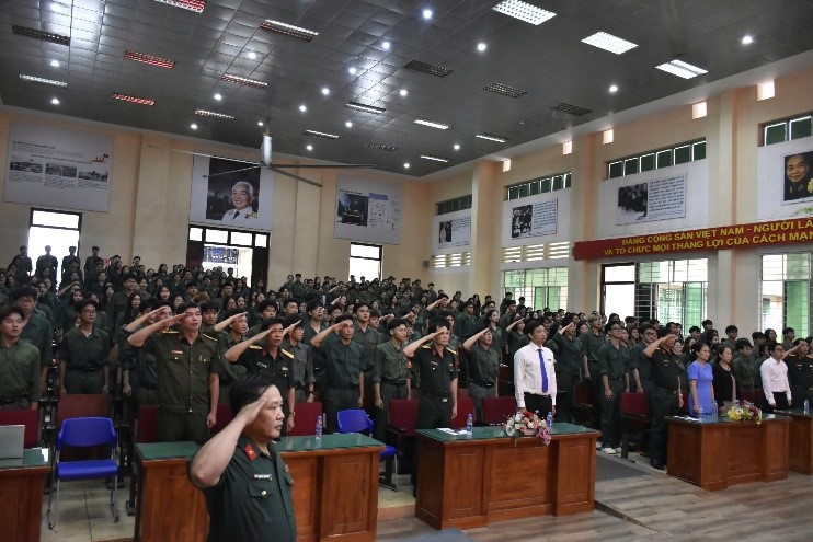 LỄ BẾ GIẢNG KHÓA 449 – GIÁO DỤC QUỐC PHÒNG VÀ AN NINH VỚI NGẬP TRÀN TINH THẦN