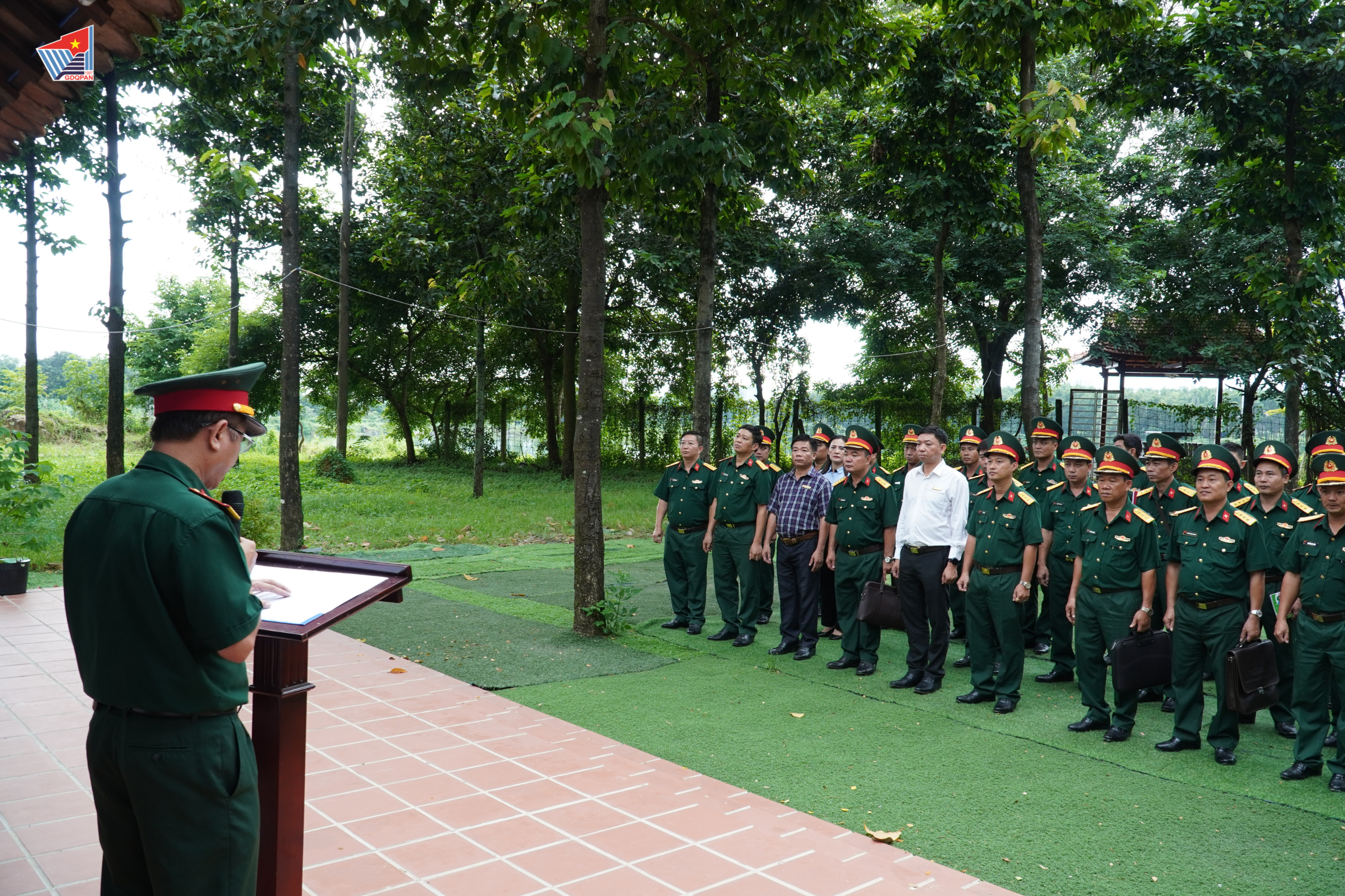 CHÀO MỪNG ĐOÀN CÔNG TÁC TRUNG TÂM GIÁO DỤC QUỐC PHÒNG VÀ AN NINH, TRƯỜNG QUÂN SỰ BỘ TƯ LỆNH THÀNH PHỐ HỒ CHÍ MINH ĐẾN THAM QUAN, HỌC TẬP KINH NGHIỆM TẠI TRUNG TÂM GIÁO DỤC QUỐC PHÒNG VÀ AN NINH, ĐHQG-HCM