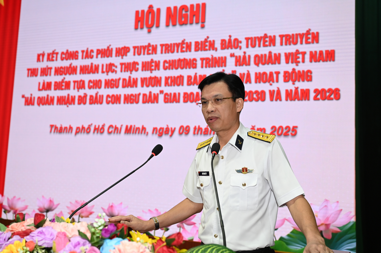 VÙNG 2 HẢI QUÂN KÝ KẾT CHƯƠNG TRÌNH PHỐI HỢP TUYÊN TRUYỀN BIỂN ĐẢO VÀ THU HÚT NGUỒN NHÂN LỰC